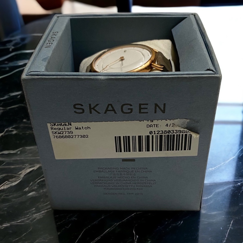 Skagen Horisont Special-Edition Genuine Diamond Gray Leather Watch - Picture 2 of 10